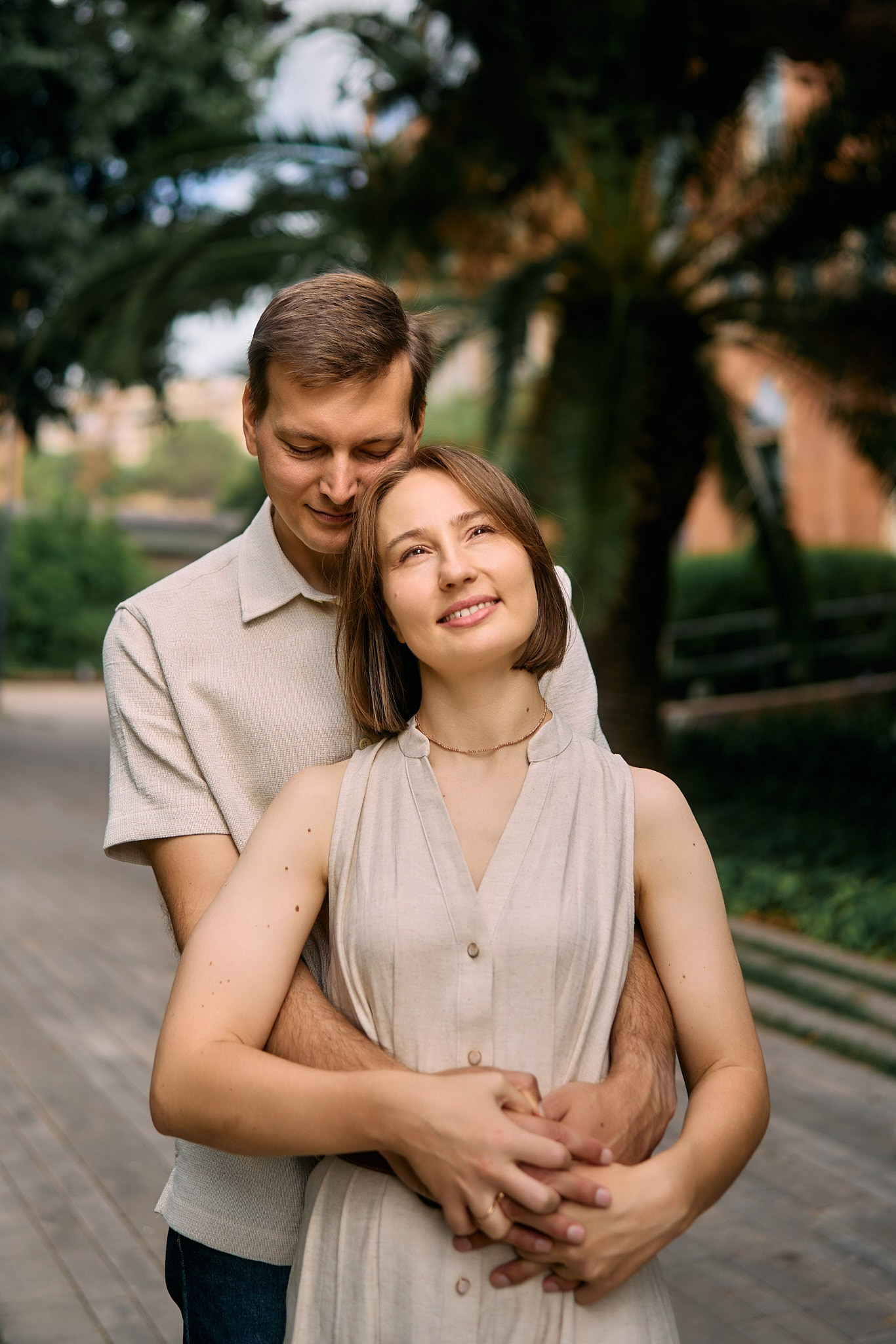 Description of the Sant Pau location for a  love-story or individual photo shoot in Barcelona, examples of photos taken at this photo spot. POSTCARD.BCN Photographer Kate in Barcelona. Love-story, family or individual photo shoots