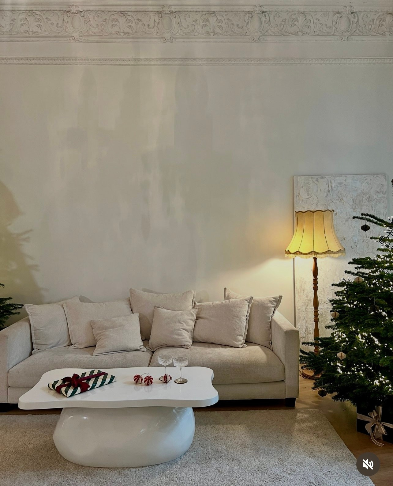 Christmas Photo Studios in Vilnius: Top Studios for Holiday Photoshoots. Framed by Evelina | Destination Wedding Photographer from Lithuania | Europe