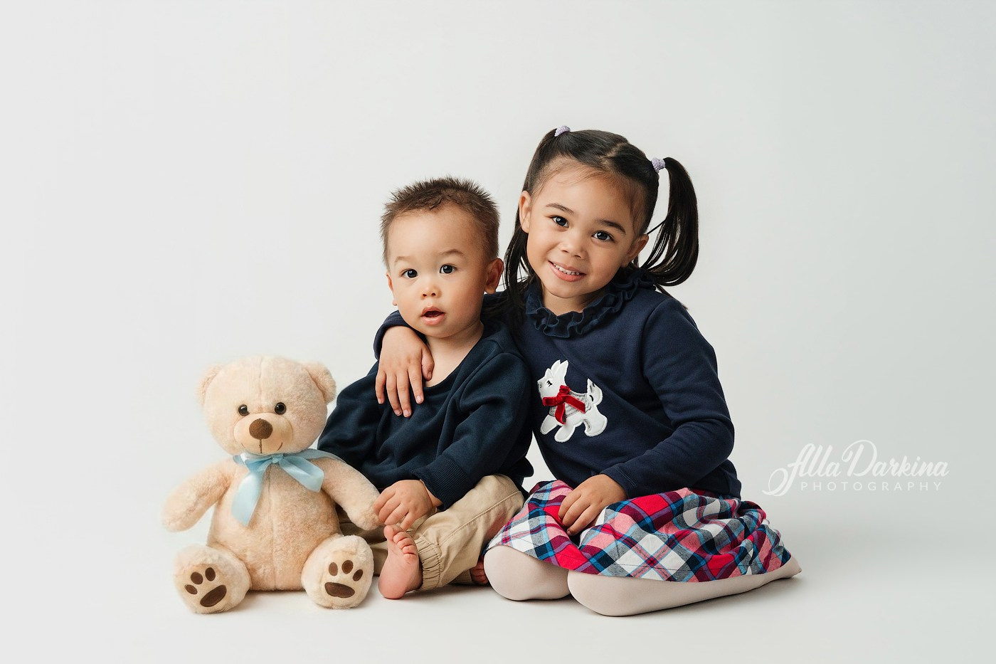 Family session price guide. Newborn and family photographer. Hills District. Sydney