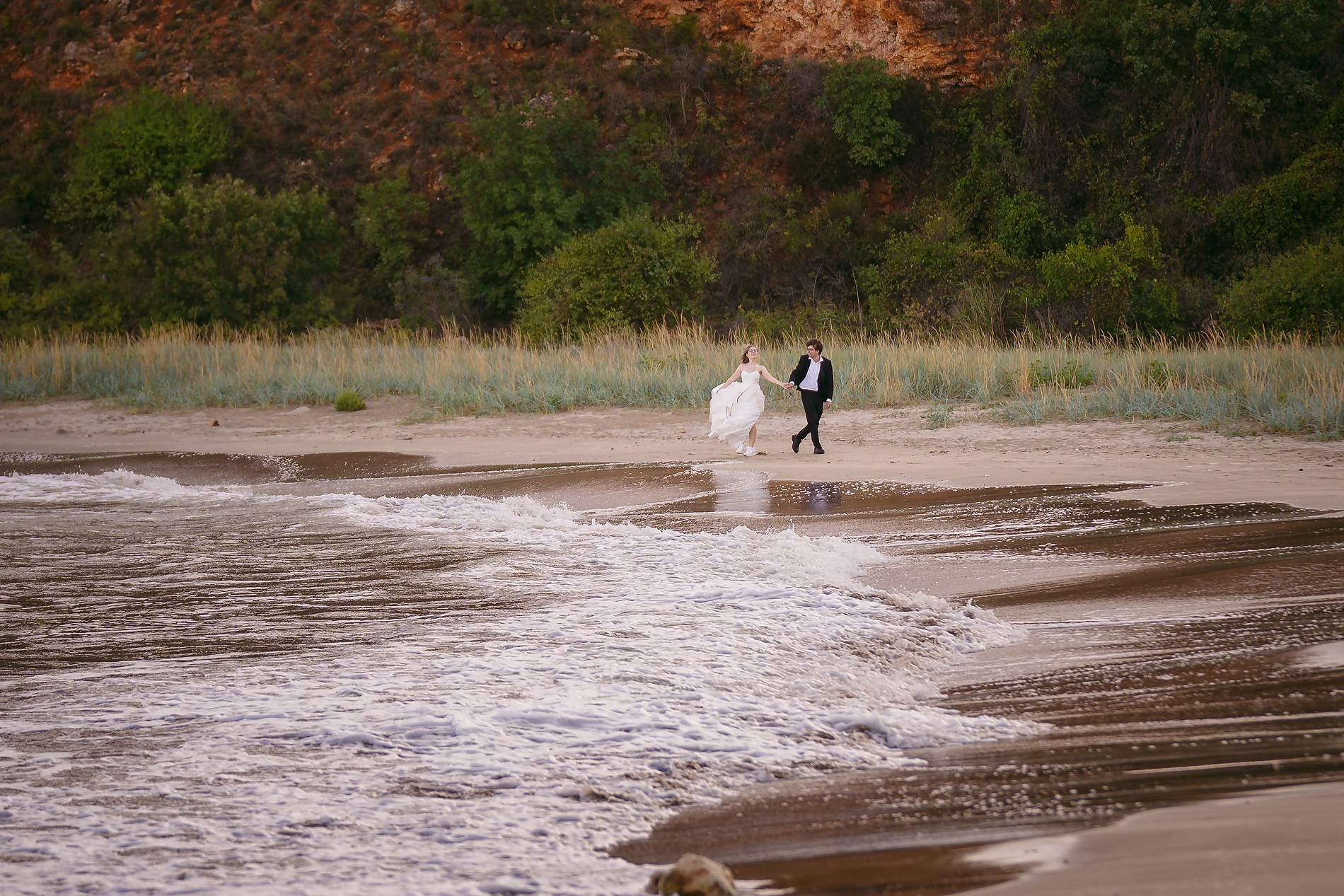 Iuliana & Dragos. Fotograf nunta Constanta