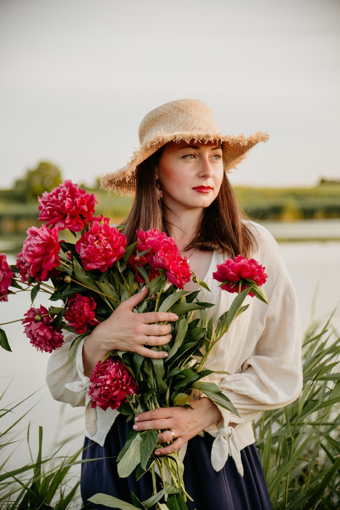 Peonies Stories. Family Lifestyle Photography