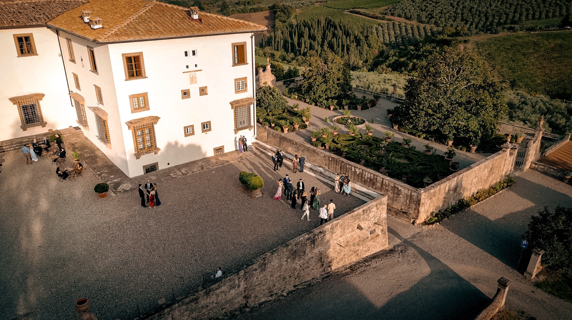 Wedding Morgan & Nick. Traditional Wedding at Villa Corsini a Mezzomonte. Wedding Photographer in Italy