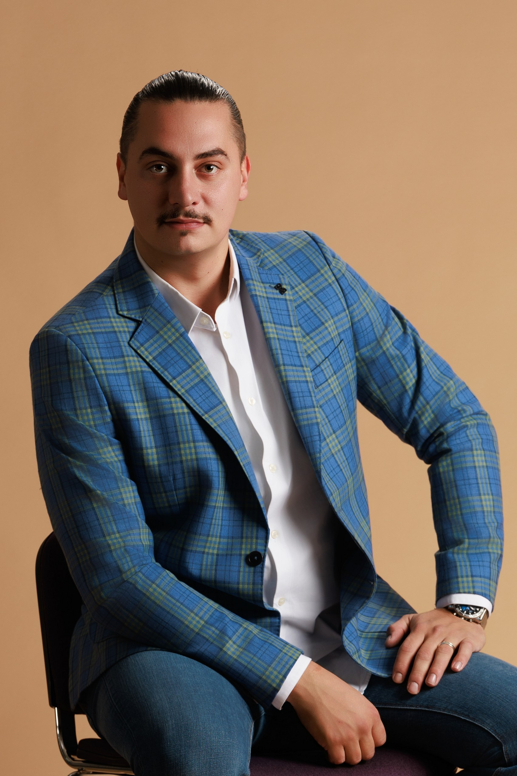 Studio Portrait Photography Session Sarajevo | Photographer Namir Čomaga. Namir Čomaga — fotograf iz Sarajeva, portreti, tradicija i kultura u fokusu objektiva