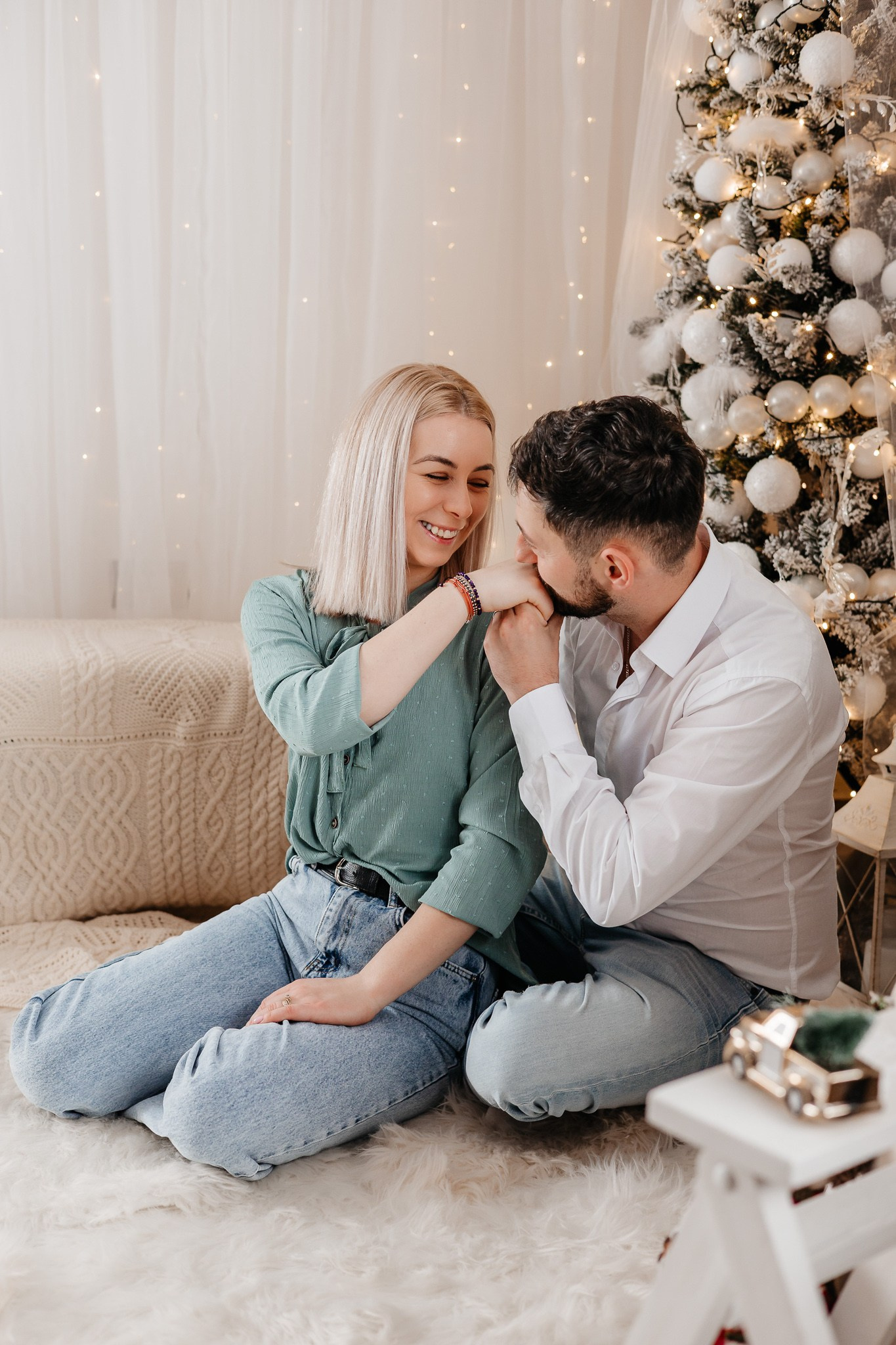 Ședințe Foto Crăciun 2025 Piatra Neamț | Fotografii de Sărbători | FotoACTIV. Fotograf Profesionist Piatra Neamț, Roman, Târgu Neamț, Bicaz, Neamț | Studio, Nuntă, Botez, Eveniment | FotoACTIV