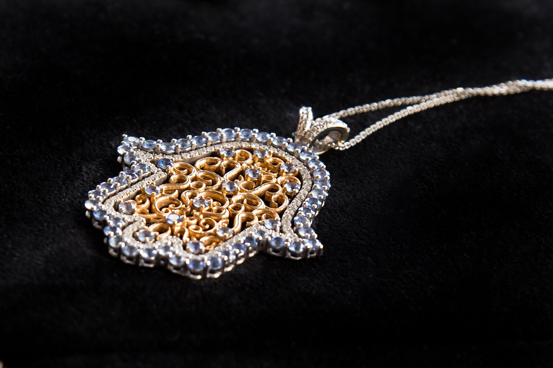 CUSTOM MADE Jewelry by Yoka Iizuka. YOKA IIZUKA | State-of-the-Art Jewelry Masterpieces