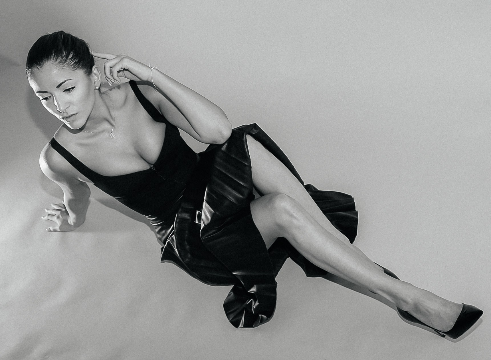 SESSIONS. Portrait photographer in Europe. Aurora Balear in Balearic Islands, woman portrait photographer. Work in Spain