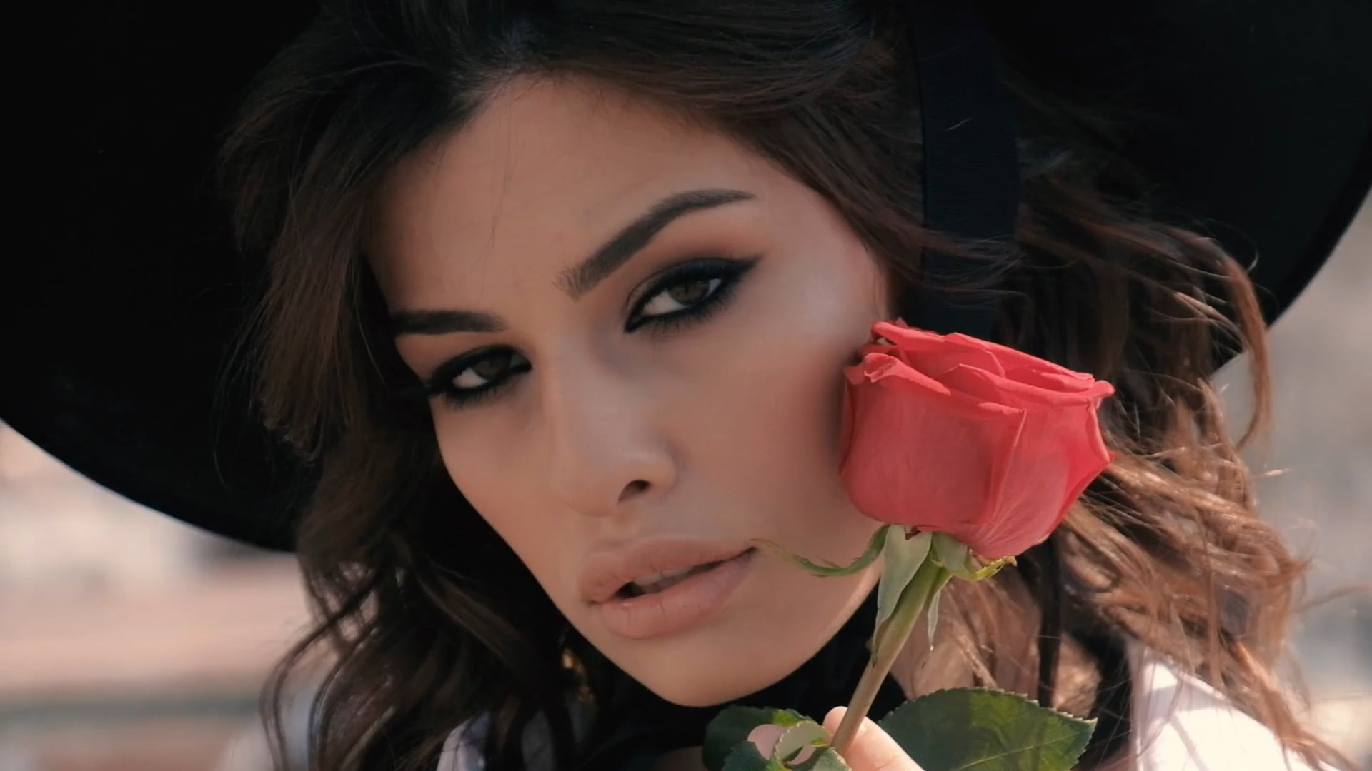 Fashion videographer Dubai. Anton Mislawsky photographer and filmmaker