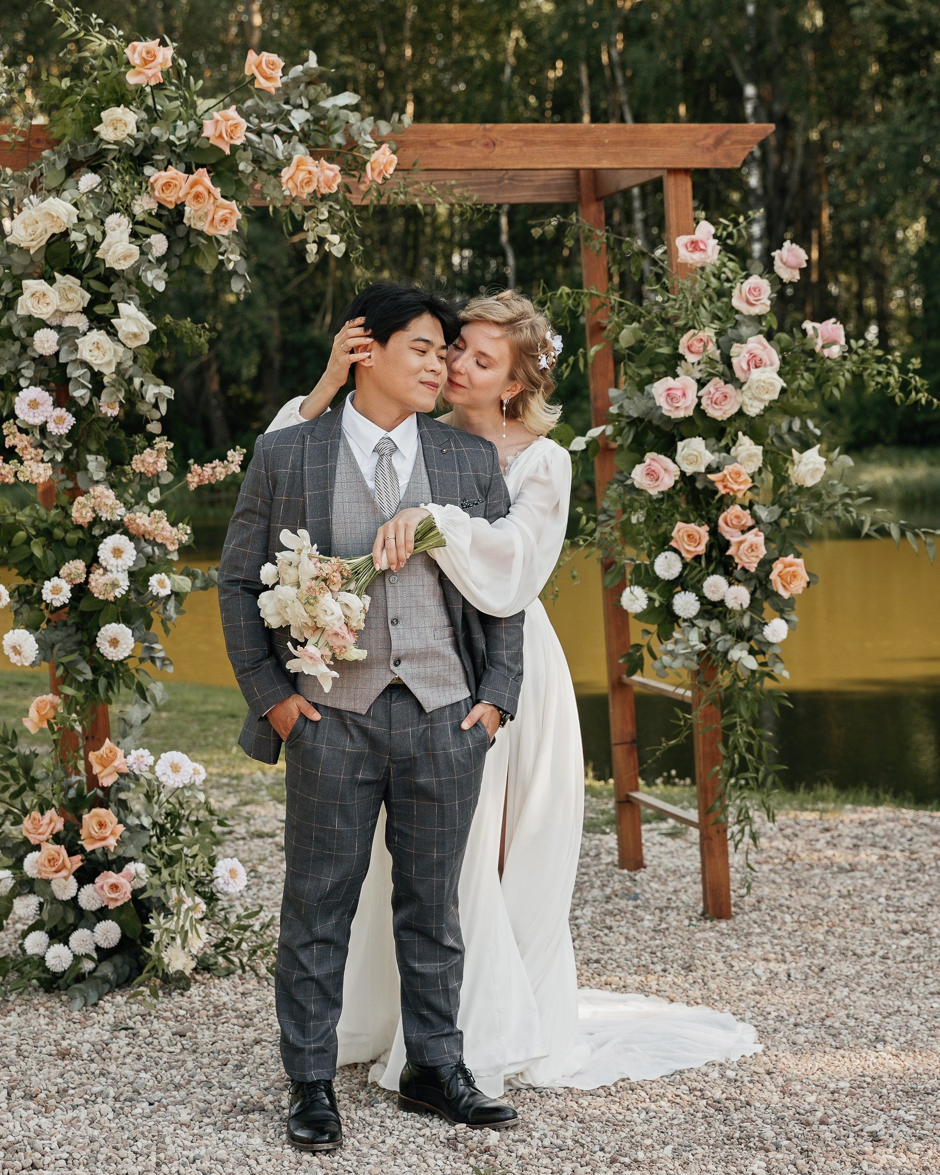 Review about the wedding photographer. Destination wedding and fashion photographer in Riga Igor Davidovich