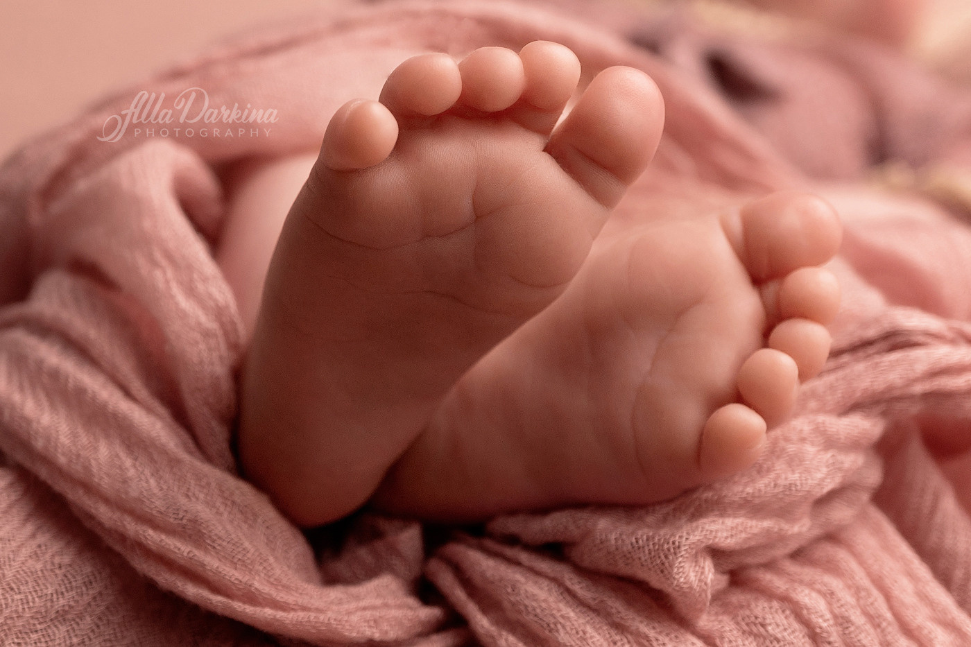 Studio newborn session for baby Lukah. Sneak peek. Newborn and family photographer. Hills District. Sydney
