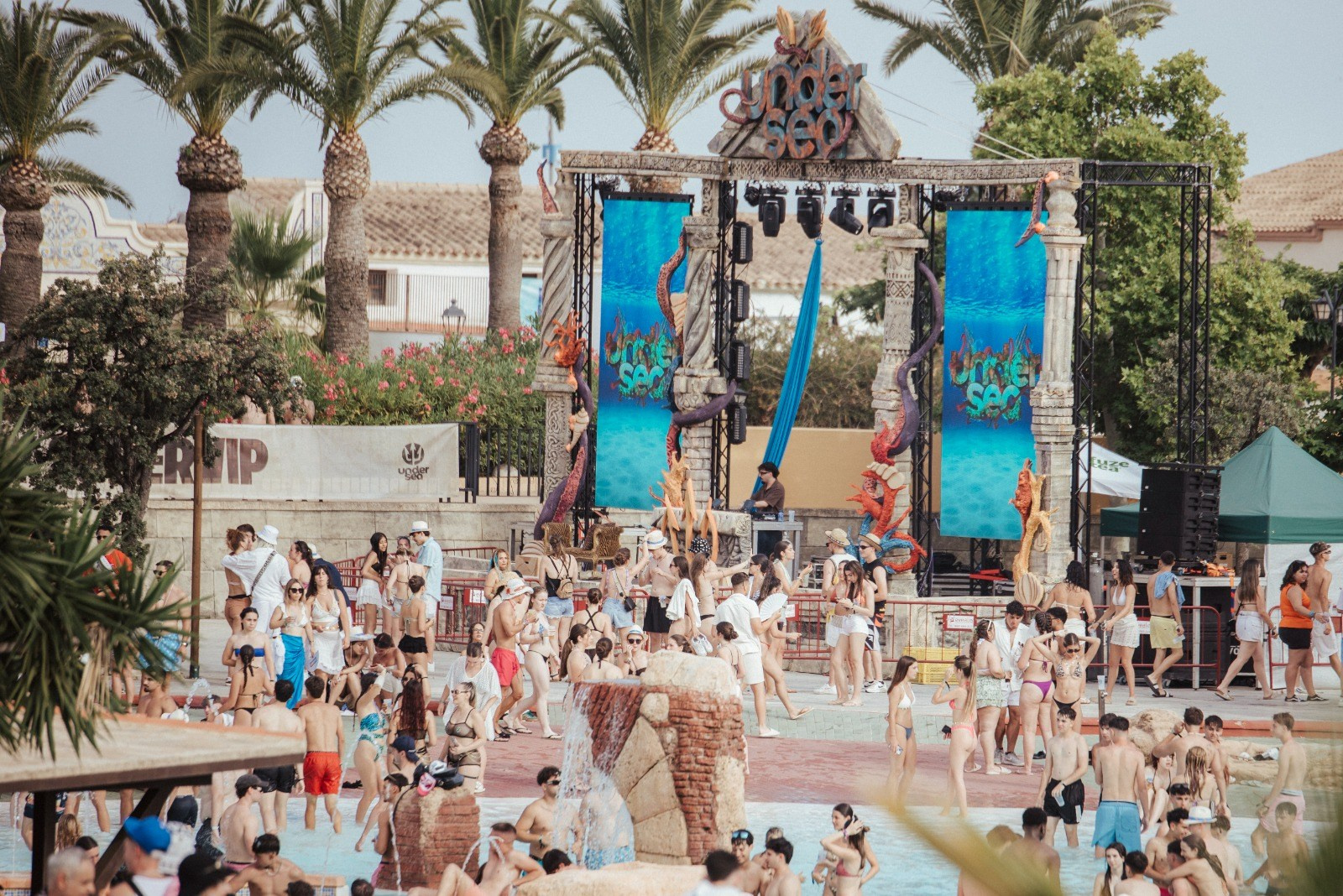 Undersea Festival возвращается в Terra Mítica: 8 сцен, 14 часов музыки и бассейн в центре события | FOTKAI