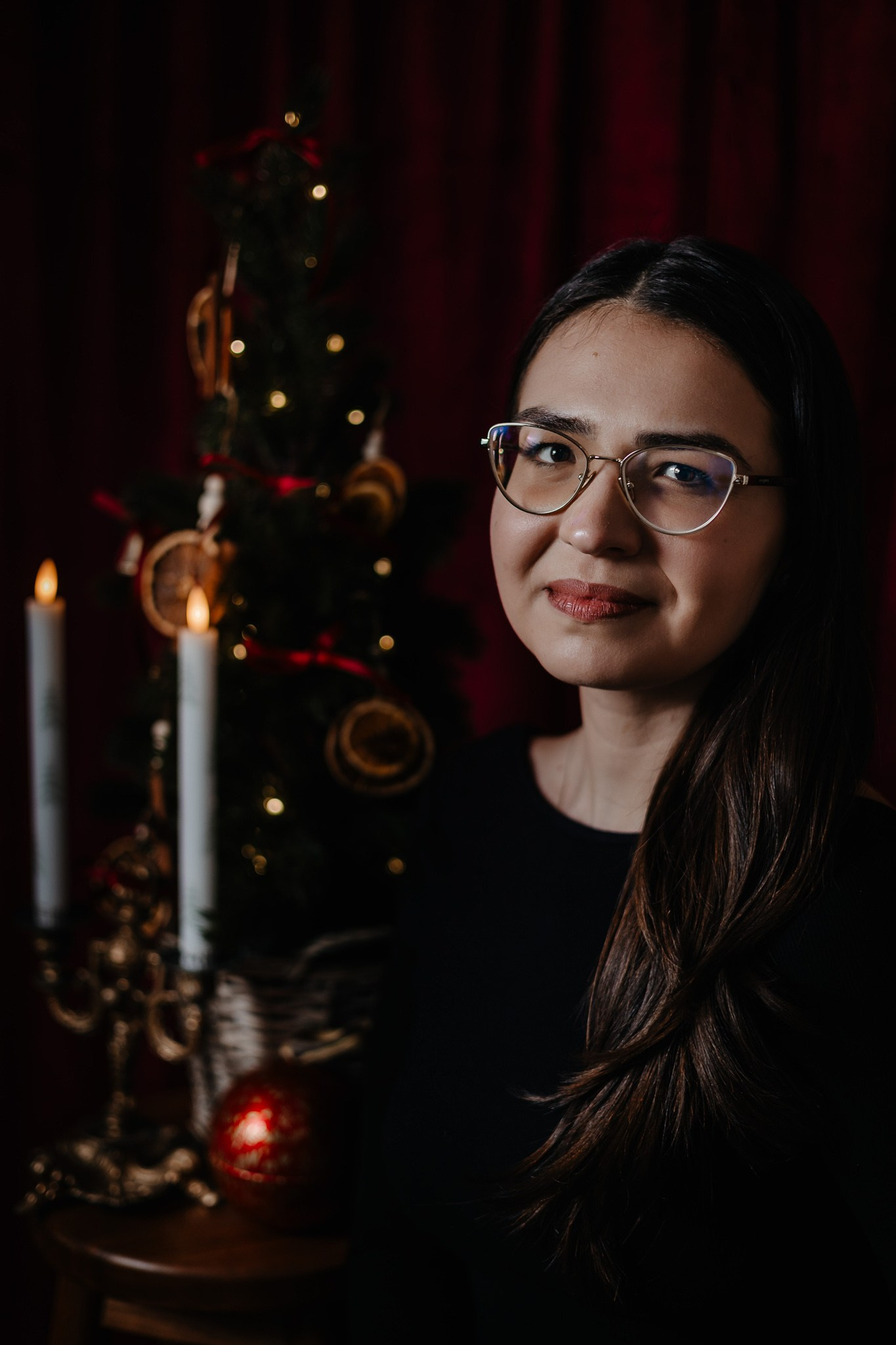 Ședințe Foto Crăciun 2025 Piatra Neamț | Fotografii de Sărbători | FotoACTIV. Fotograf Profesionist Piatra Neamț, Roman, Târgu Neamț, Bicaz, Neamț | Studio, Nuntă, Botez, Eveniment | FotoACTIV