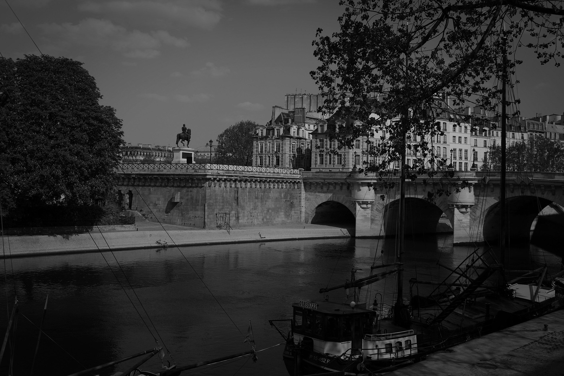 PARIS. Photographe Karen Tatevosian
