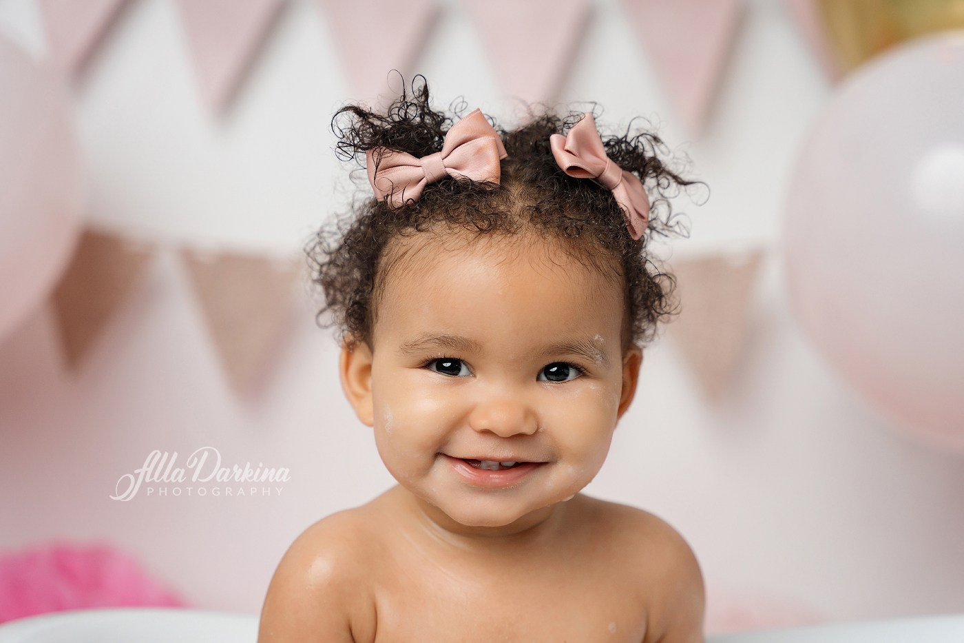 Cake smash session price guide. Newborn and family photographer. Hills District. Sydney