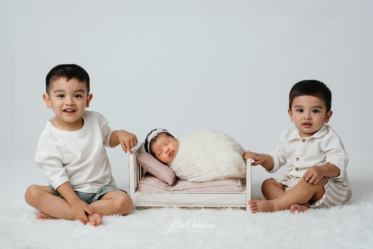 Newborn Photography in Kellyville, Sydney | Beautiful Family & Generational Portraits
