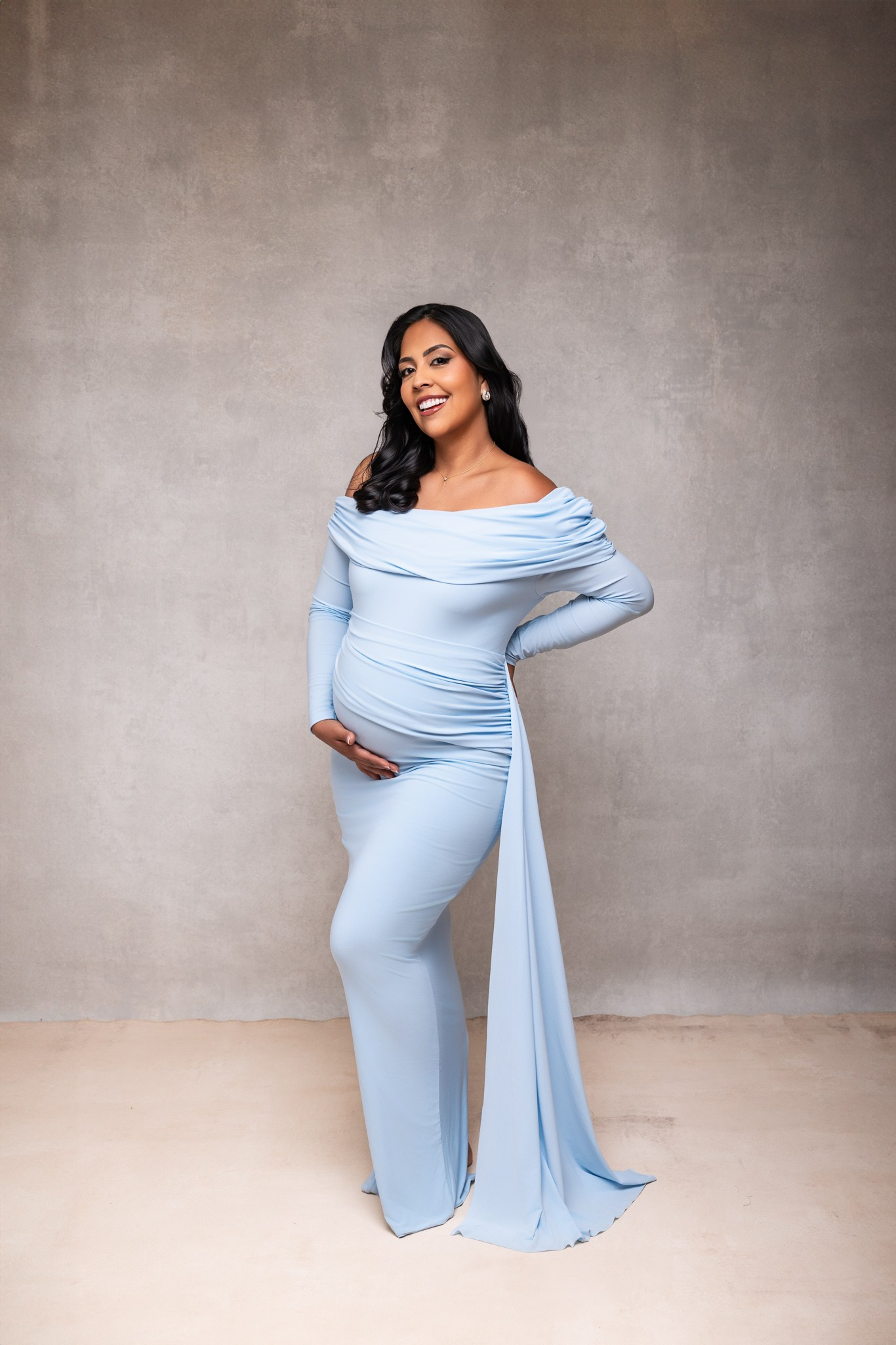 Professional family, maternity & newborn photographer in North Charleston, SC, creating timeless portraits