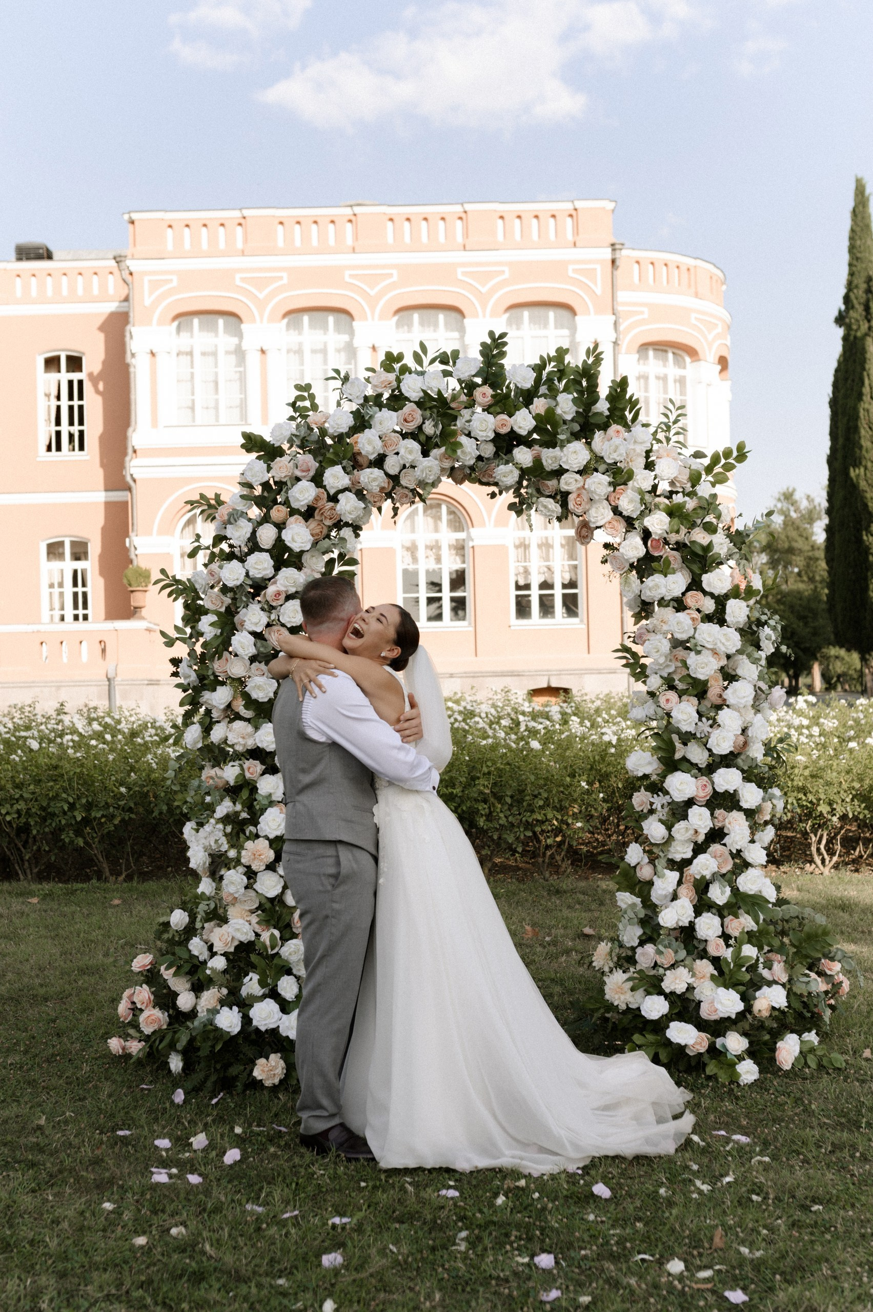Wedding Stories in Georgia of foreign couples  from over the World and the most scenic Venues for the ceremony. Art Event Studio — top-rated wedding agency in Georgia