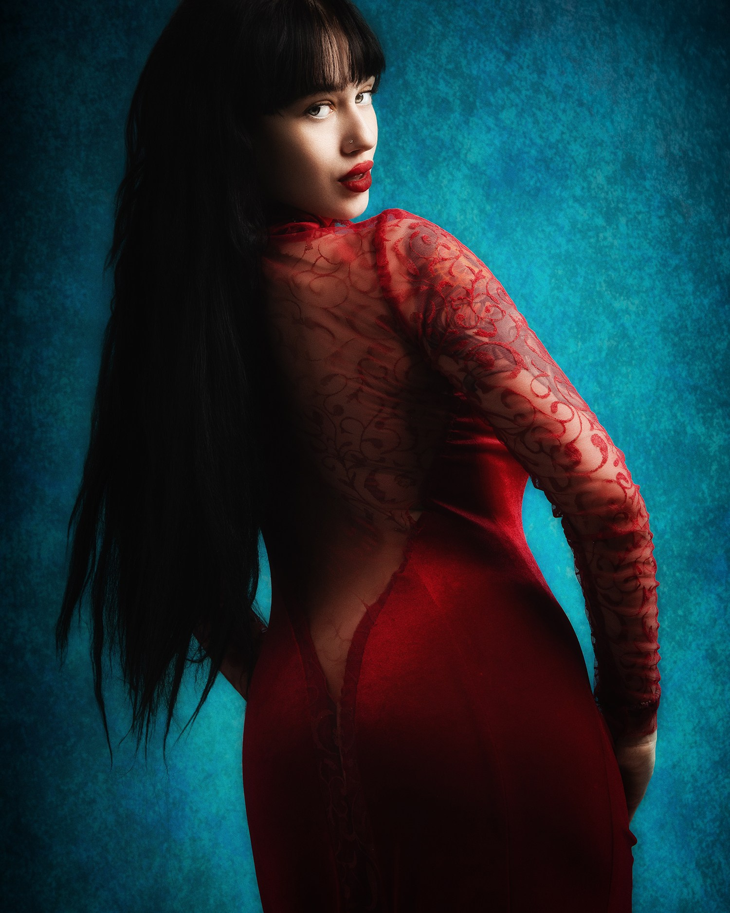 Studio foto profesional în București, specializat în portrete, beauty, fashion și fotografie de produs. Lumini de calitate. – Mitroi Iulian