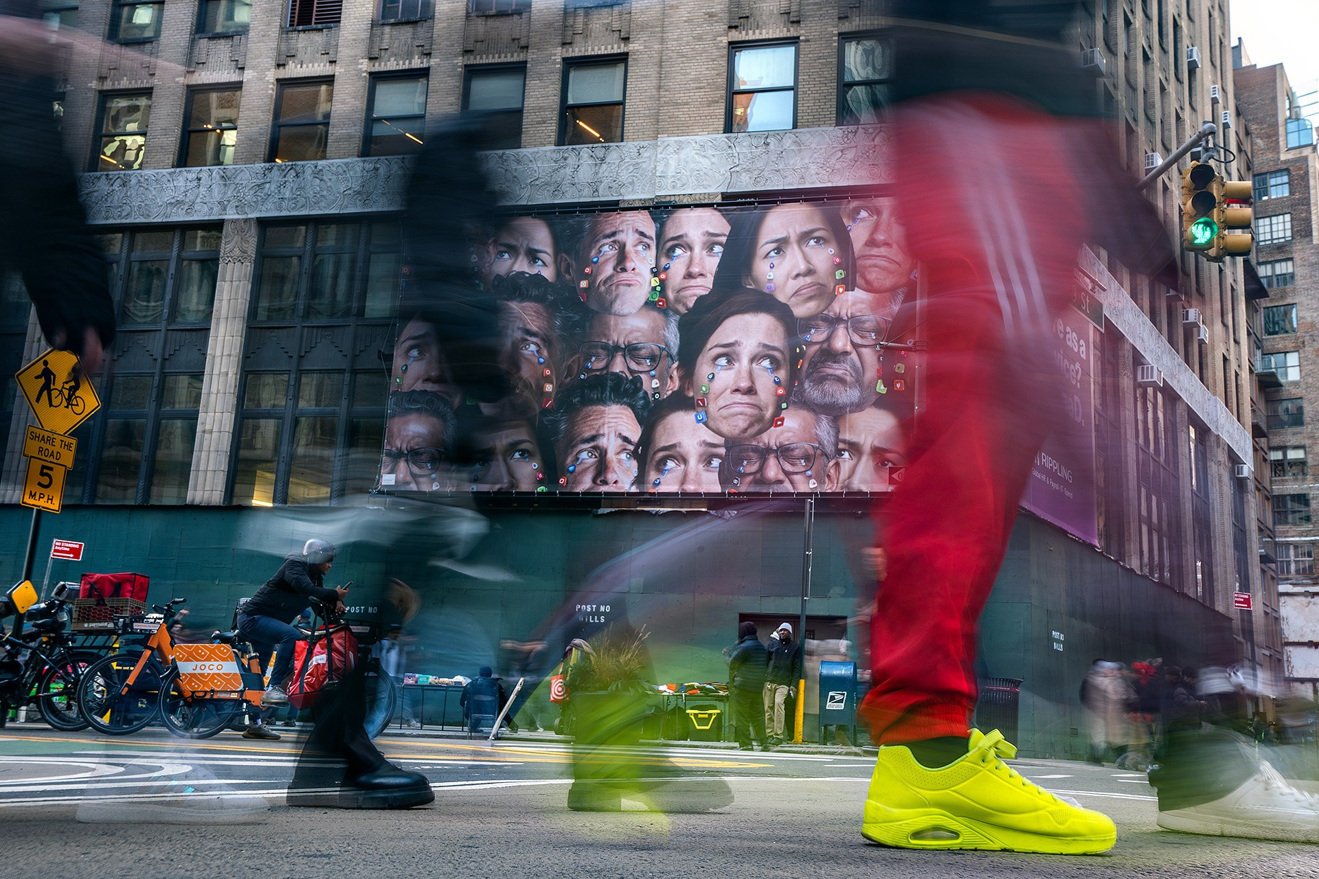 Best Street Photographer in New York City — Candid NYC Moments Captured by Emin Kuliyev. Emin Kuliyev — Award-Winning Wedding Photojournalist NYC & USA | Best Wedding Photographer Known for Candid, Timeless Moments