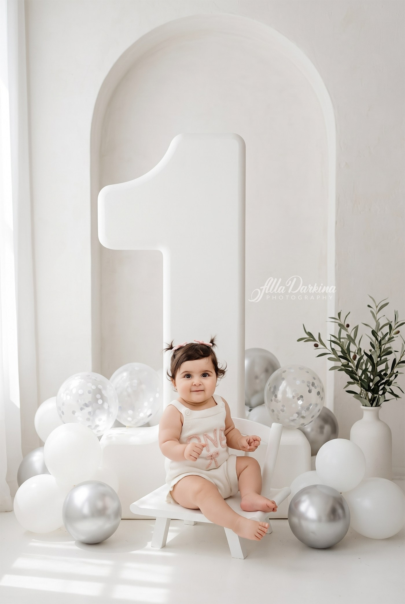 Photo session for 3-12 months babies price guide. Newborn and family photographer. Hills District. Sydney