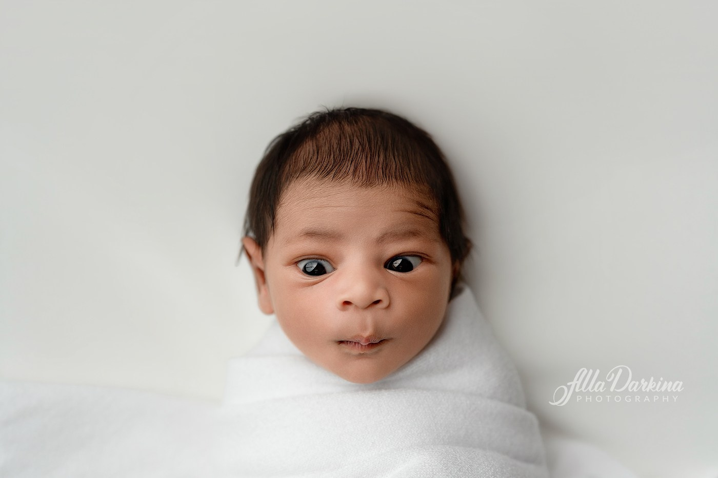 Newborn session price guide. Newborn and family photographer. Hills District. Sydney