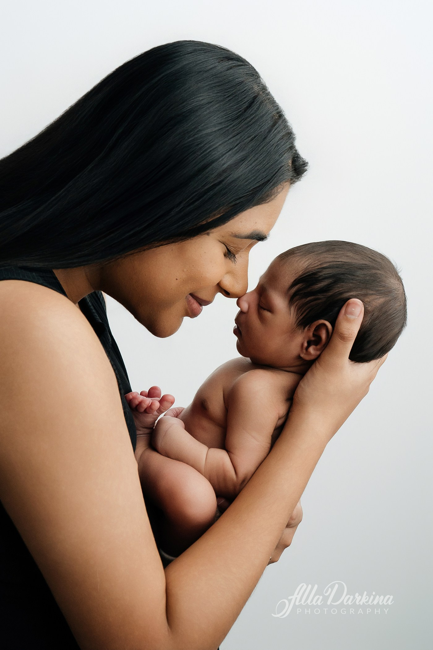 Newborn session price guide. Newborn and family photographer. Hills District. Sydney