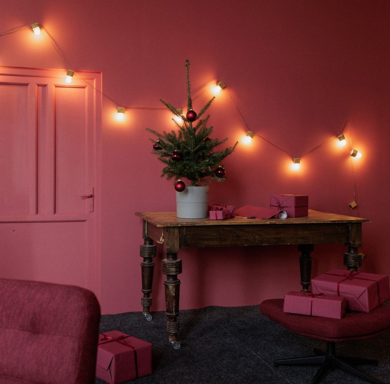 Christmas Photo Studios in Vilnius: Top Studios for Holiday Photoshoots. Framed by Evelina | Destination Wedding Photographer from Lithuania | Europe