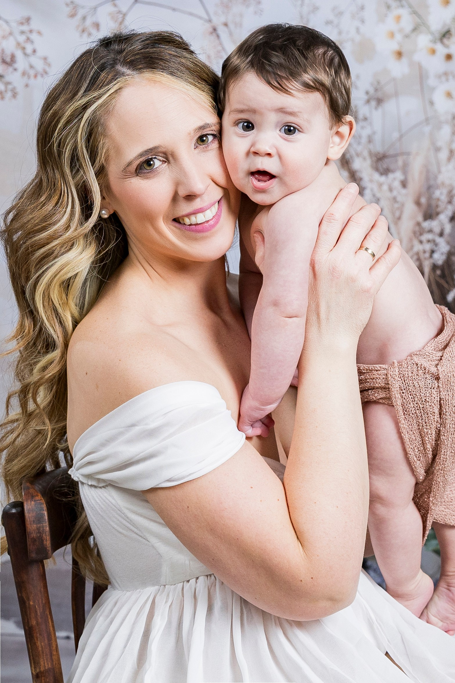 Sesiones de Fotografía de Embarazo - Newborn - Lactancia en Madrid - Rainbox. Rainbox Estudio de Fotografía