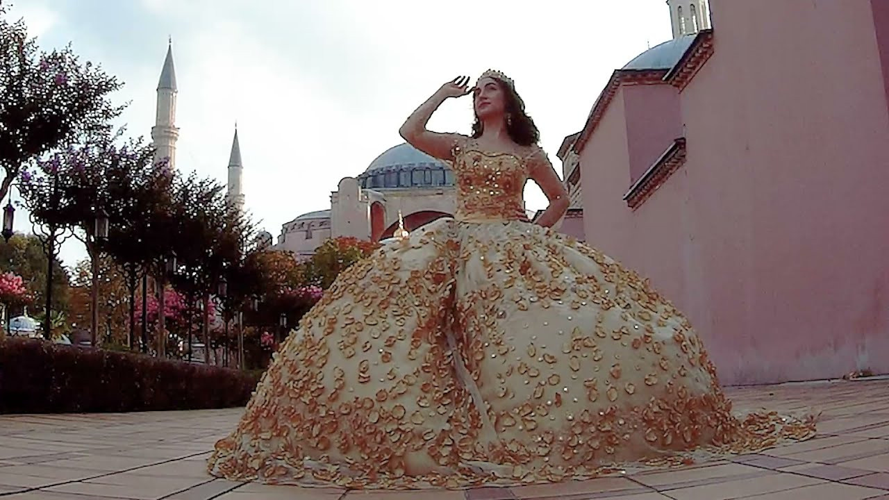 Съёмка видео в Стамбуле. Wedding, family and lifestyle photographer Anatoly. Photo sessions on rooftops with seagulls. Istanbul