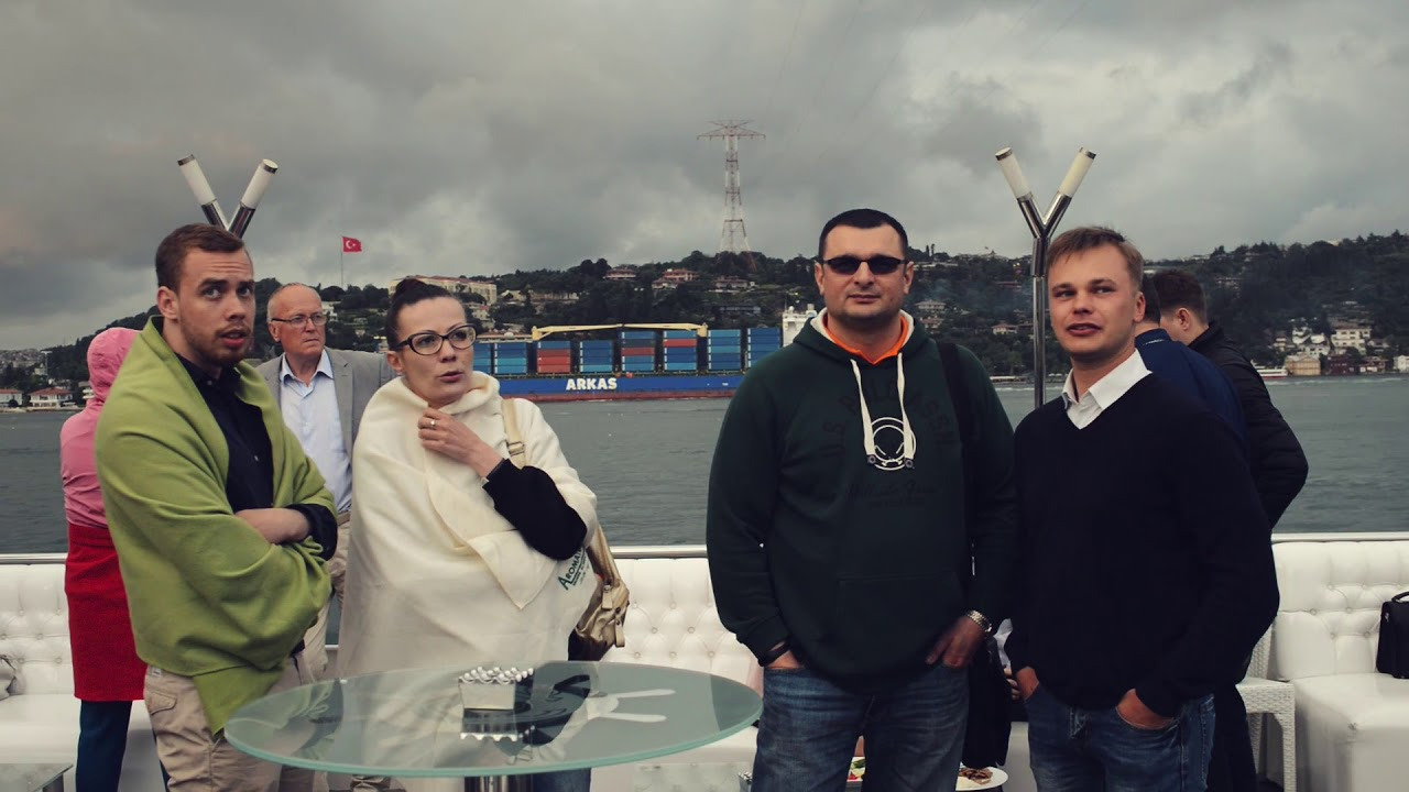 Съёмка видео в Стамбуле. Wedding, family and lifestyle photographer Anatoly. Photo sessions on rooftops with seagulls. Istanbul