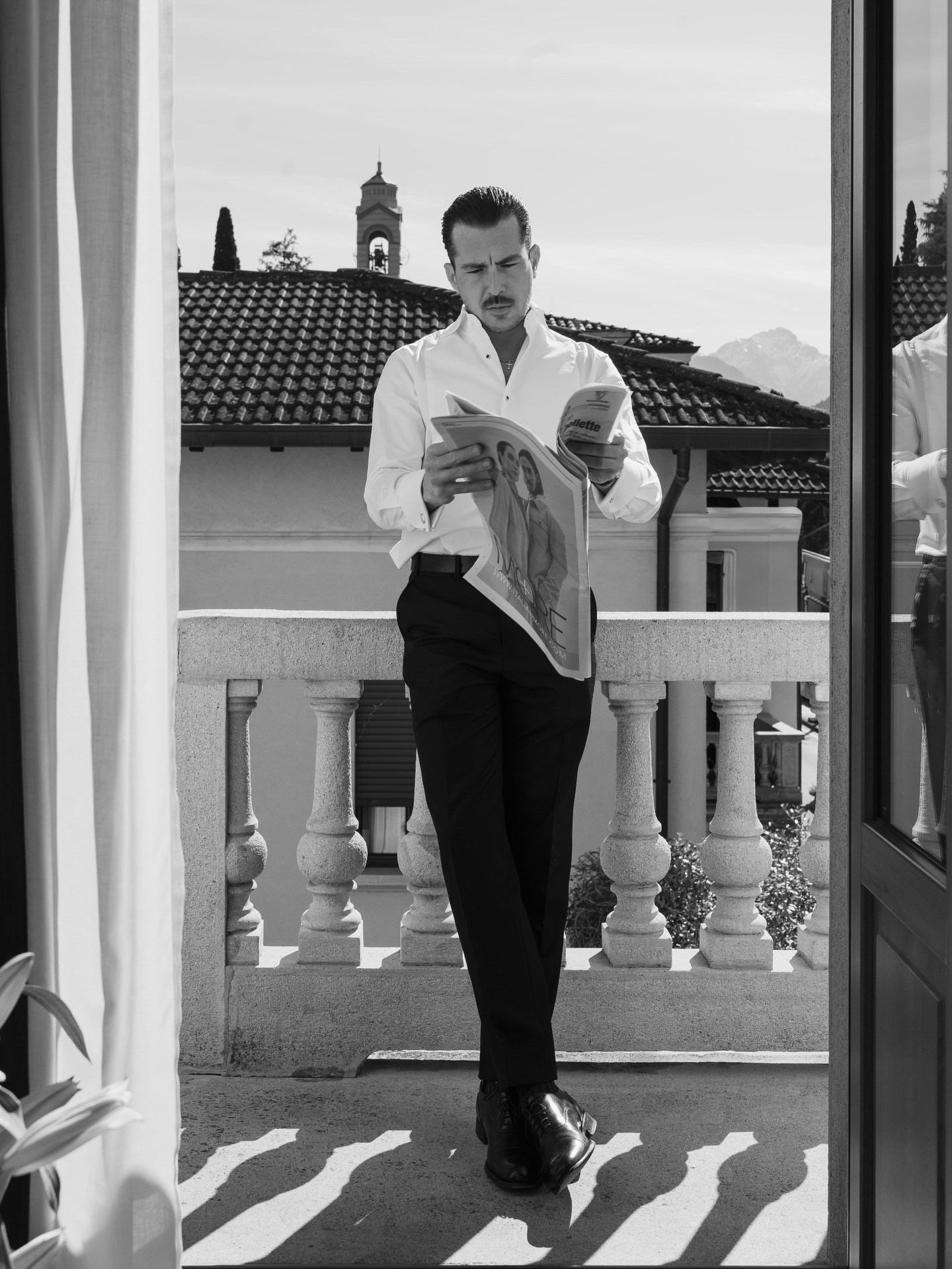 Editorial wedding couple in Italy – luxury destination wedding photography inspiration