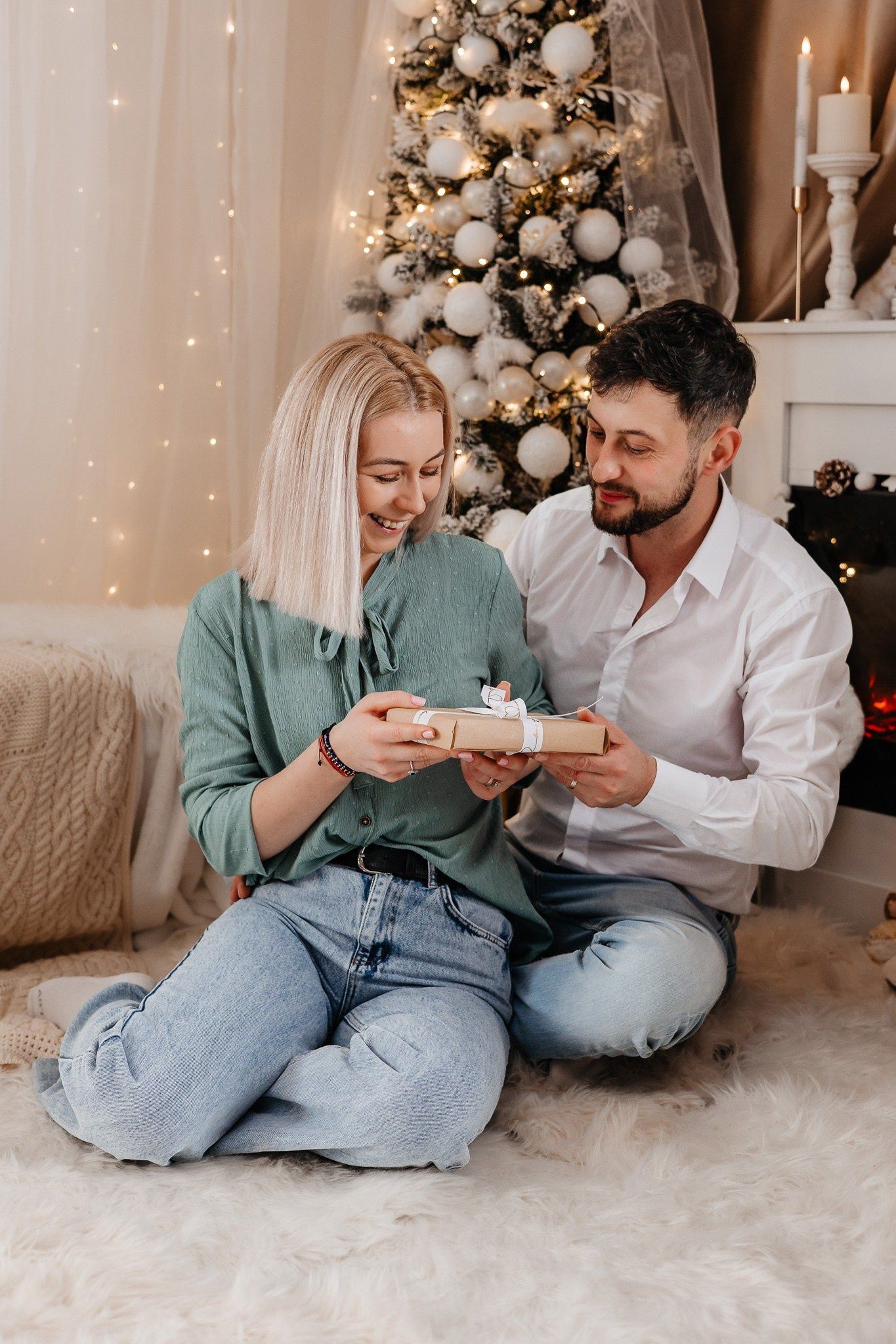 Ședințe Foto Crăciun 2025 Piatra Neamț | Fotografii de Sărbători | FotoACTIV. Fotograf Profesionist Piatra Neamț, Roman, Târgu Neamț, Bicaz, Neamț | Studio, Nuntă, Botez, Eveniment | FotoACTIV