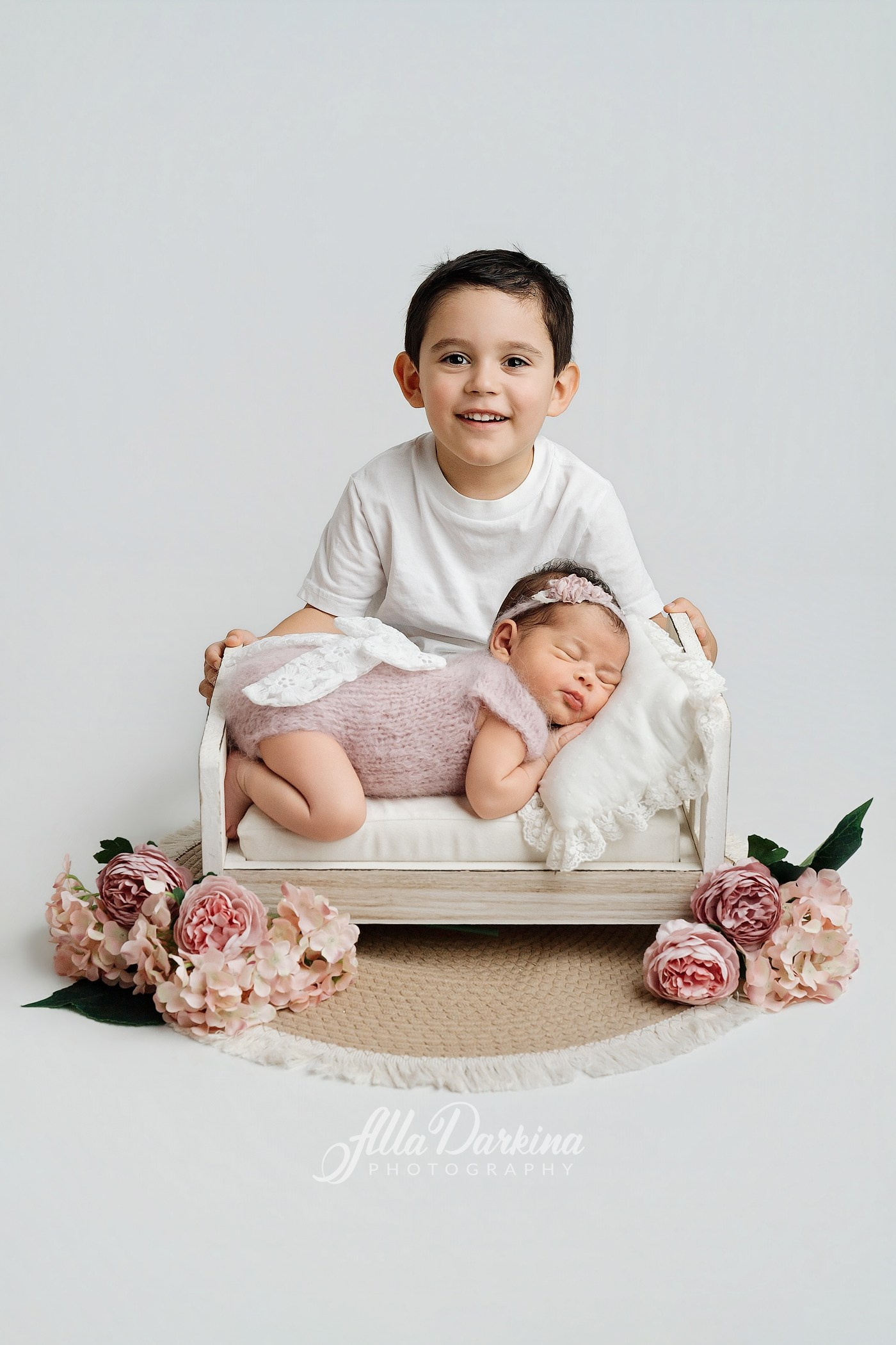 Newborn session price guide. Newborn and family photographer. Hills District. Sydney