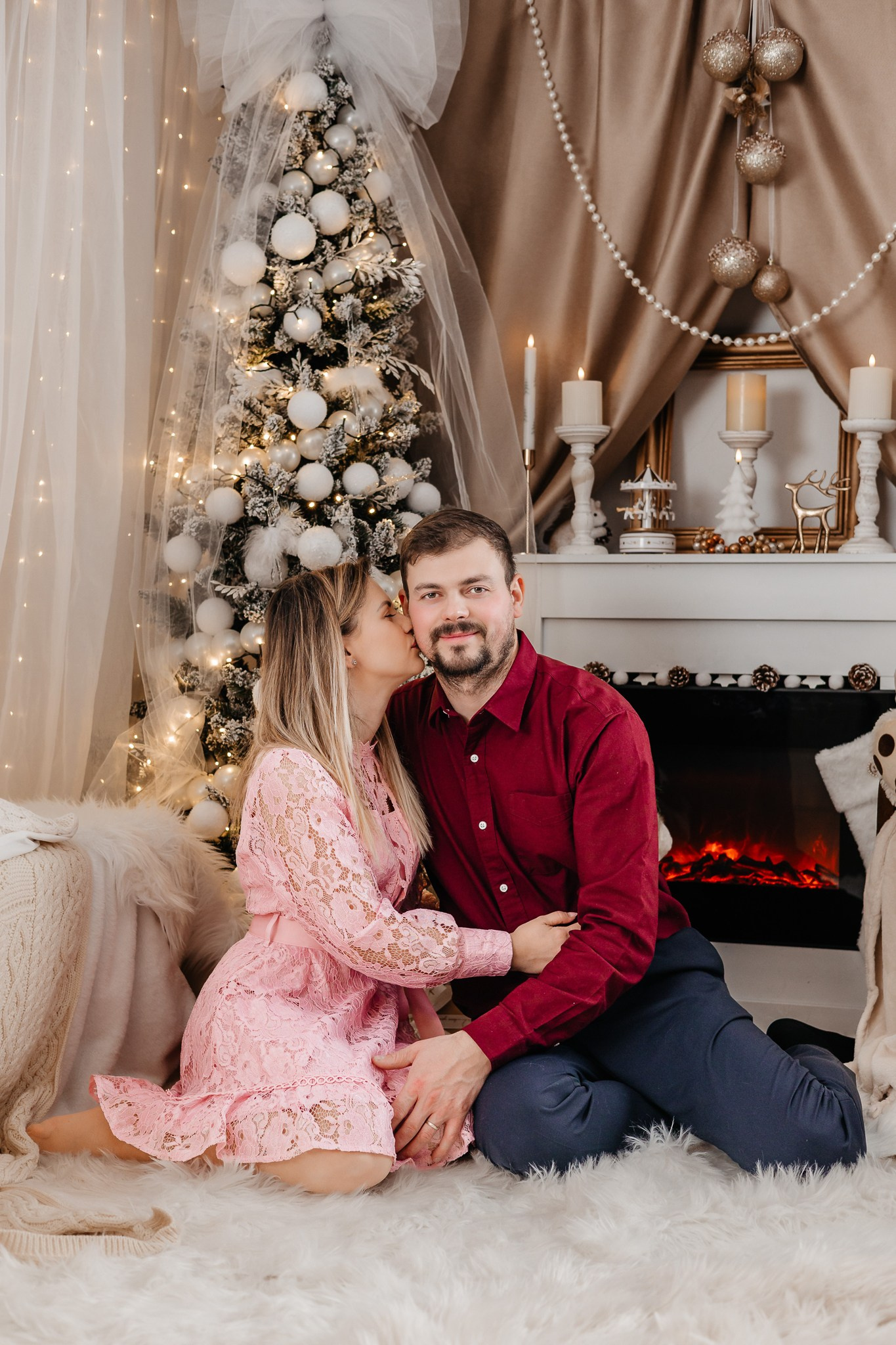 Ședințe Foto Crăciun 2025 Piatra Neamț | Fotografii de Sărbători | FotoACTIV. Fotograf Profesionist Piatra Neamț, Roman, Târgu Neamț, Bicaz, Neamț | Studio, Nuntă, Botez, Eveniment | FotoACTIV