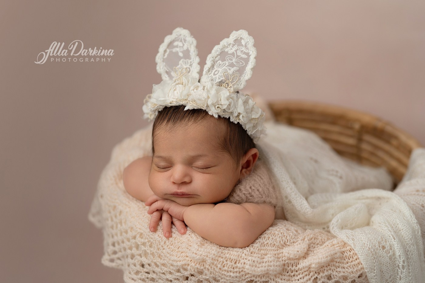 Newborn and family photographer. Hills District. Sydney