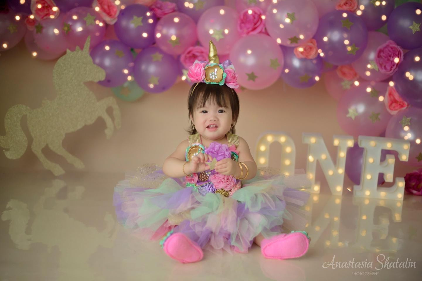 Unicorn first birthday photography session Rocklin. Family photographer in Roseville, Rocklin, Folsom, Sacramento