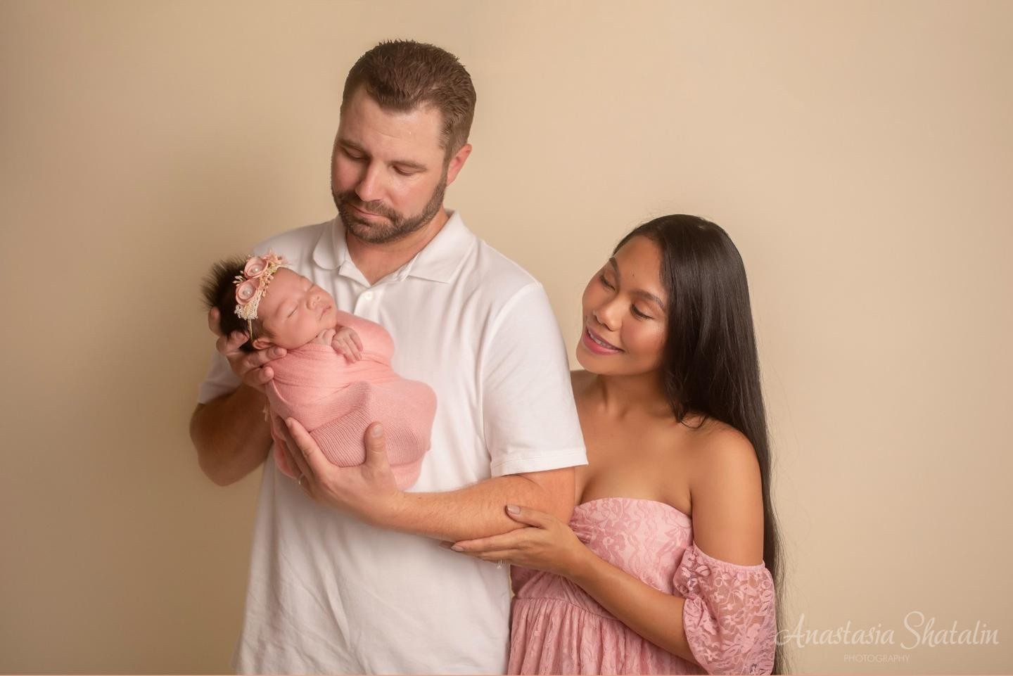 Newborn photographer Roseville. Family photographer in Roseville, Rocklin, Folsom, Sacramento