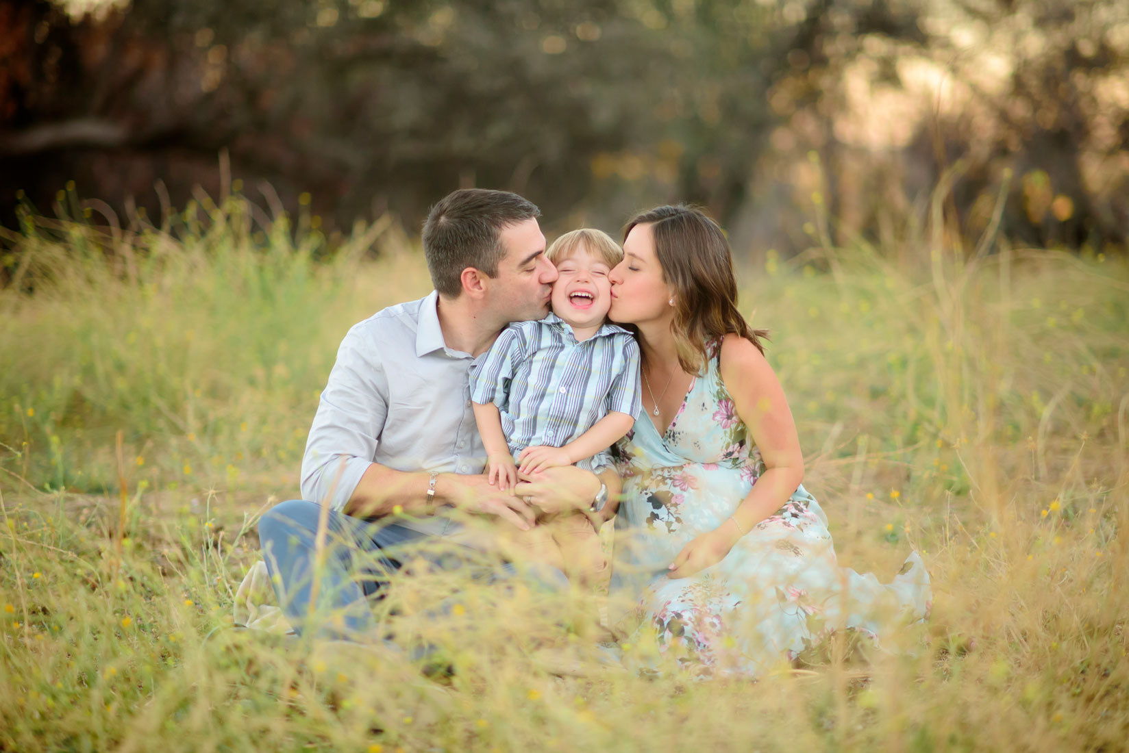 Pregnancy family photoshoot Roseville, Rocklin. Family photographer in Roseville, Rocklin, Folsom, Sacramento