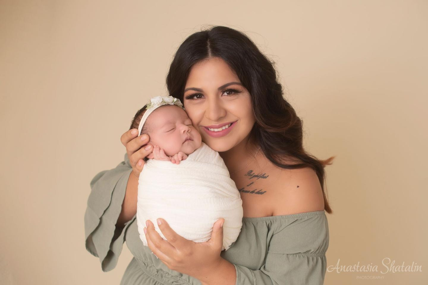 Newborn photos Roseville, Rocklin, Folsom, Sacramento. Family photographer in Roseville, Rocklin, Folsom, Sacramento