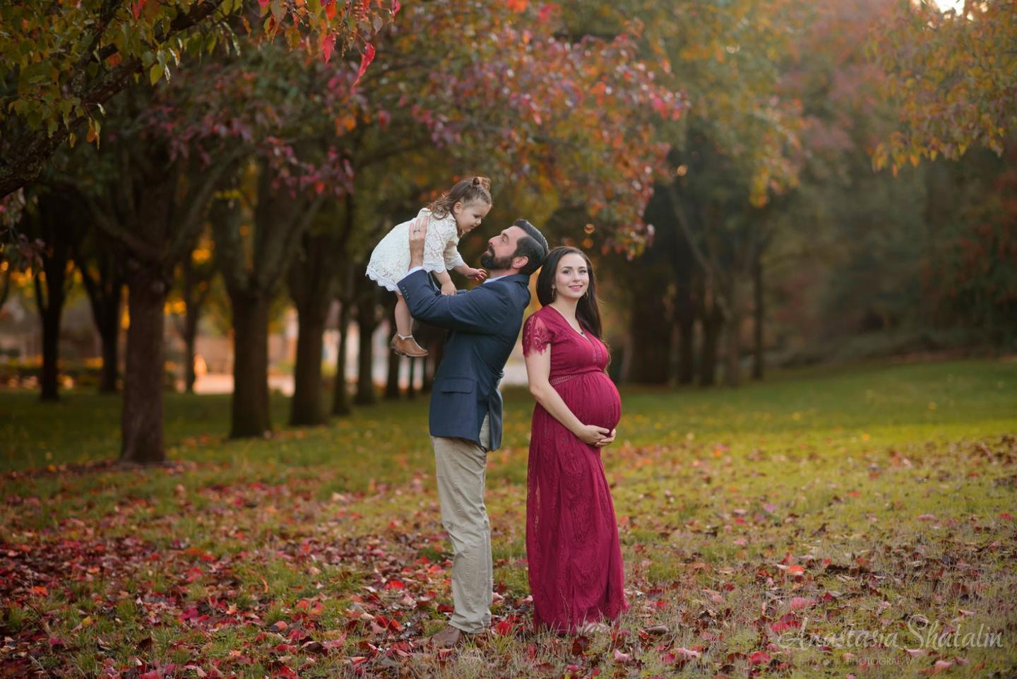 Fall maternity photography Roseville, CA. Family photographer in Roseville, Rocklin, Folsom, Sacramento