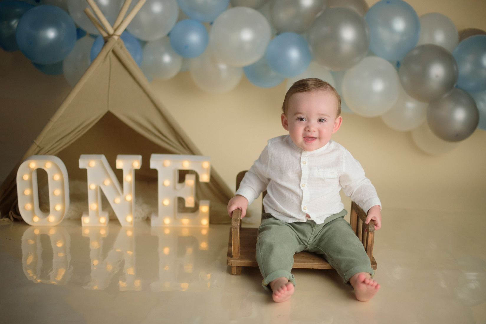 Mateo’s first birthday and cake smash photos. Photographer in Rocklin, CA. Family photographer in Roseville, Rocklin, Folsom, Sacramento