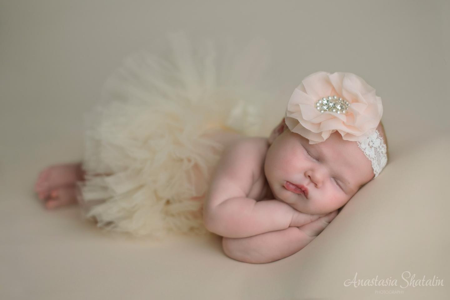 Newborn photographer Rocklin, CA. Family photographer in Roseville, Rocklin, Folsom, Sacramento