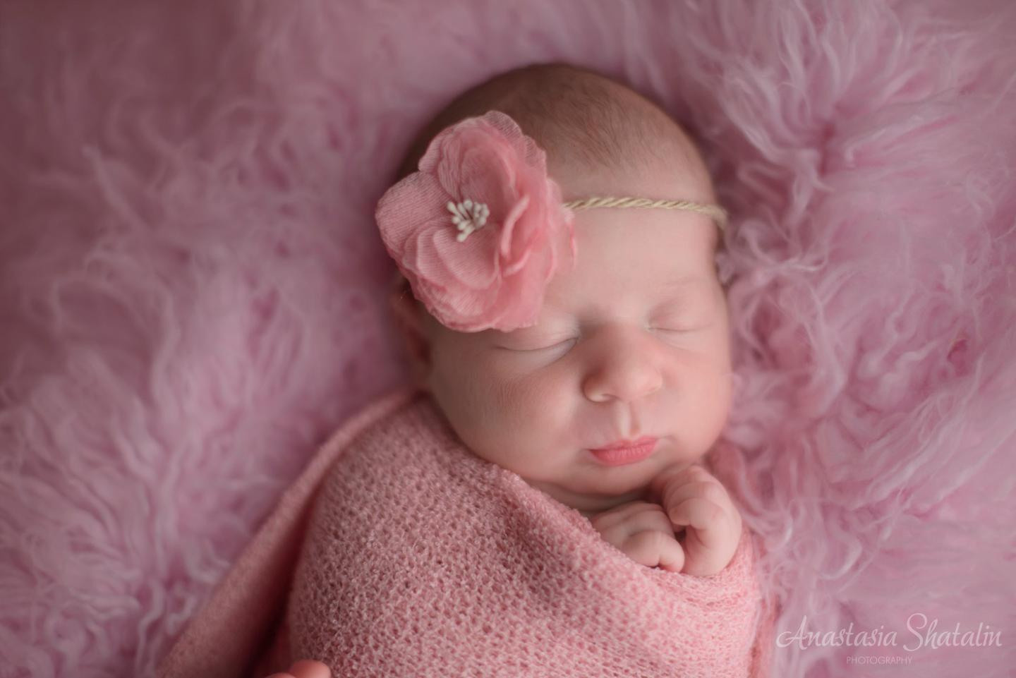 Newborn photography Sacramento. Family photographer in Roseville, Rocklin, Folsom, Sacramento