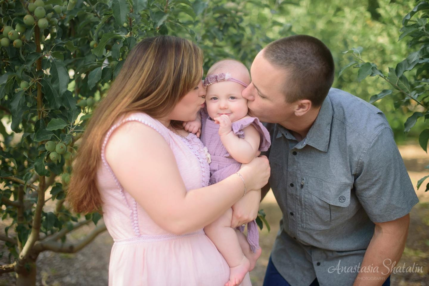 Baby infant photographer Rocklin Roseville Sacramento. Family photographer in Roseville, Rocklin, Folsom, Sacramento