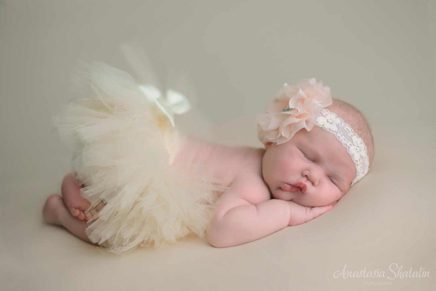 Newborn photographer Rocklin, CA. Family photographer in Roseville, Rocklin, Folsom, Sacramento