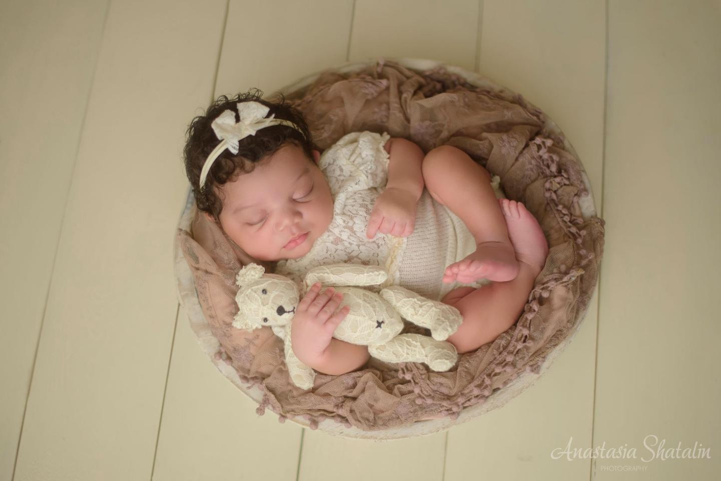 Newborn photographer Sacramento. Family photographer in Roseville, Rocklin, Folsom, Sacramento