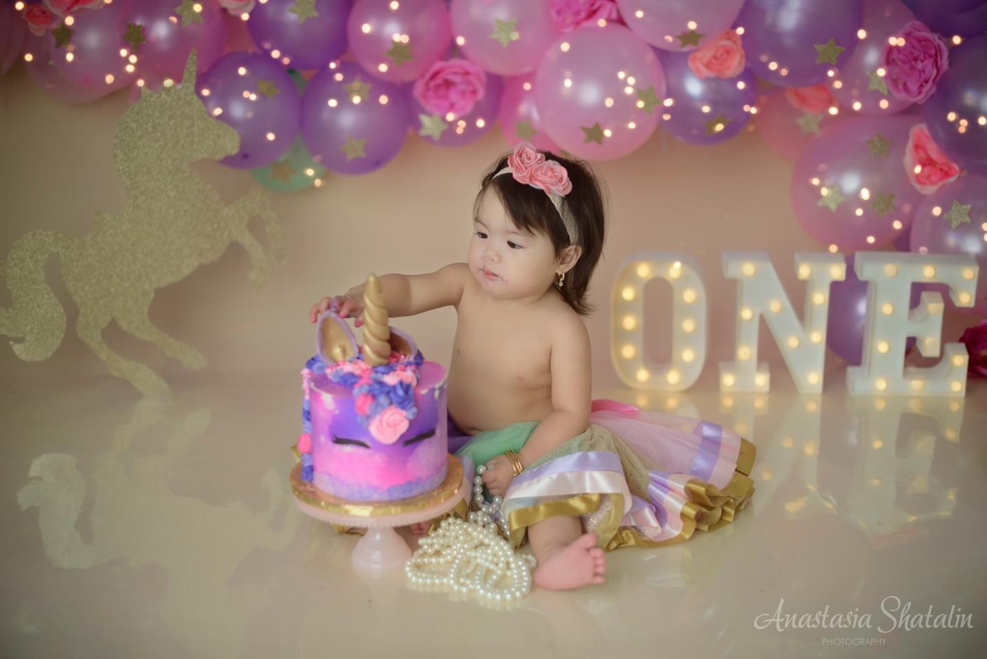 Unicorn first birthday photography session Rocklin. Family photographer in Roseville, Rocklin, Folsom, Sacramento