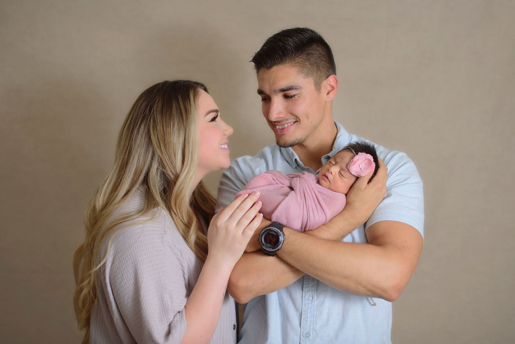 Newborn photography in Roseville. Family photographer in Roseville, Rocklin, Folsom, Sacramento