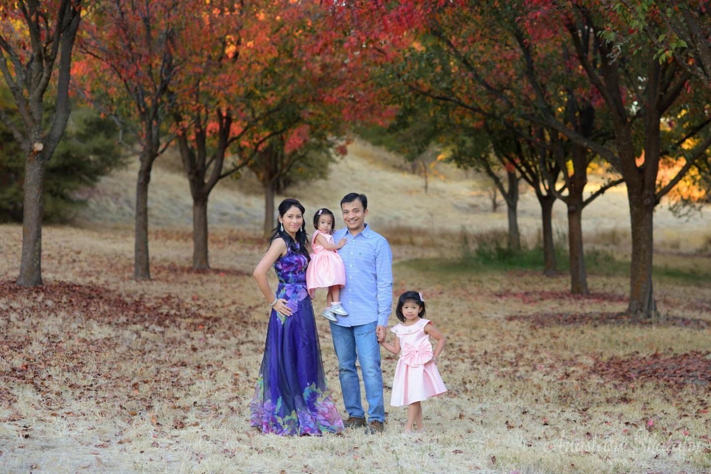 Fall family portrait photographer Folsom, CA. Family photographer in Roseville, Rocklin, Folsom, Sacramento