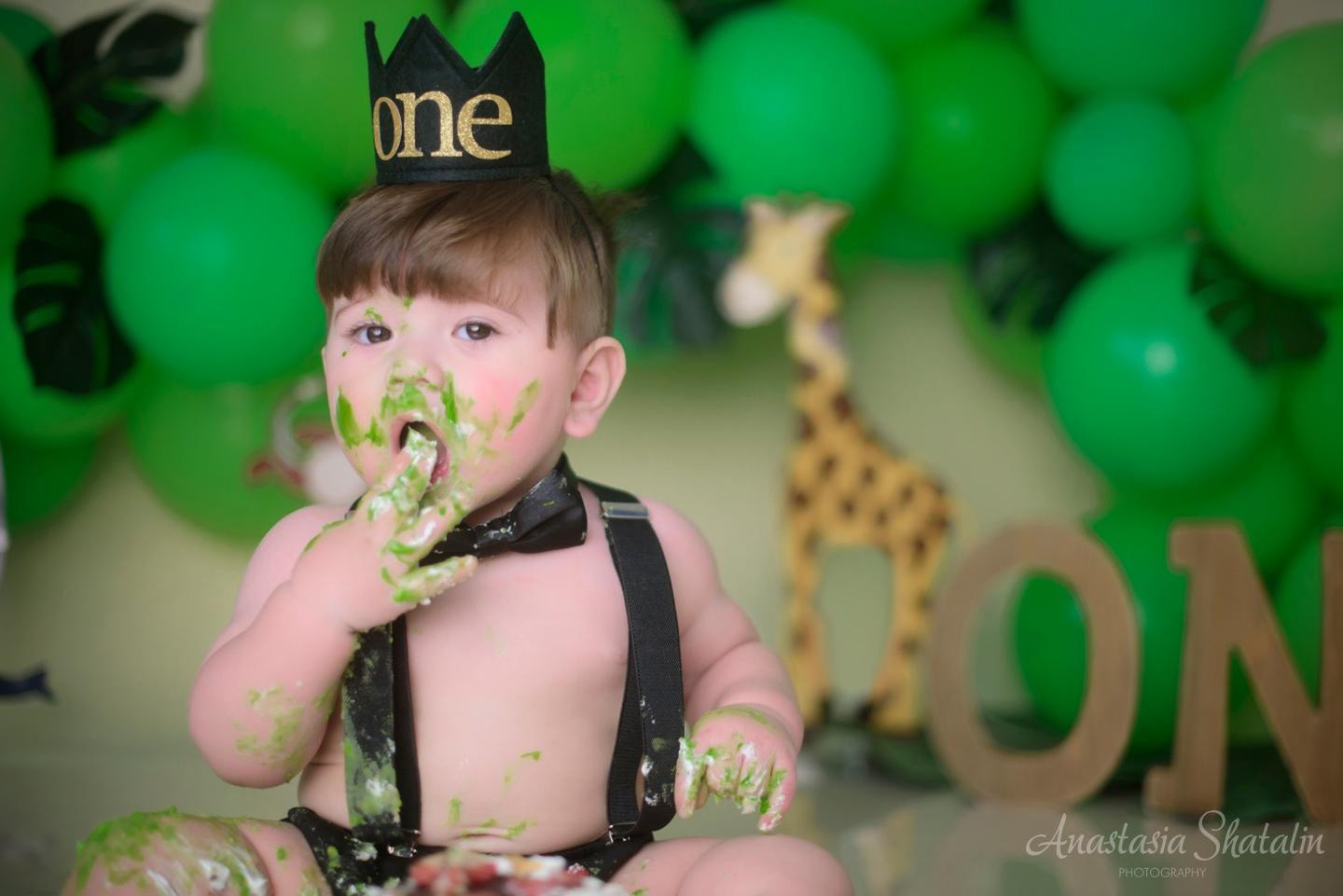 Tarzan jungle cake smash photography Sacramento. Family photographer in Roseville, Rocklin, Folsom, Sacramento