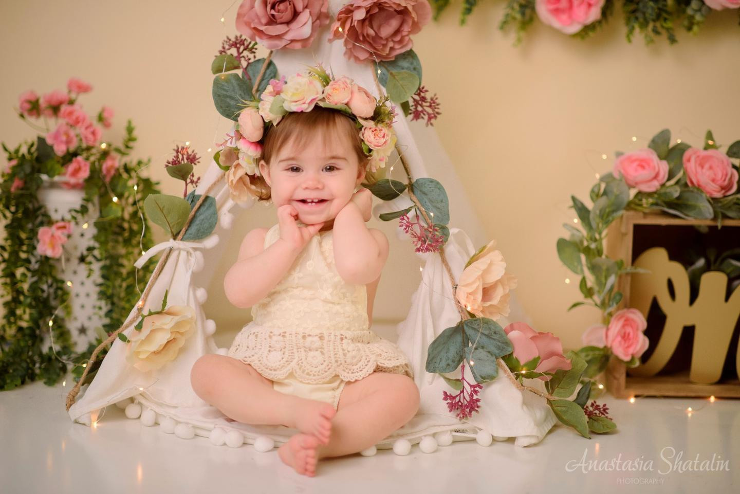 Roseville cake smash. Family photographer in Roseville, Rocklin, Folsom, Sacramento
